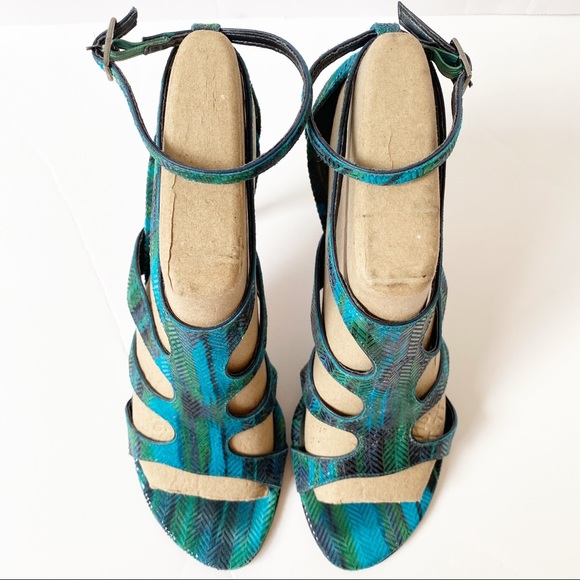 Stuart Weitzman sandals - Picture 4 of 8